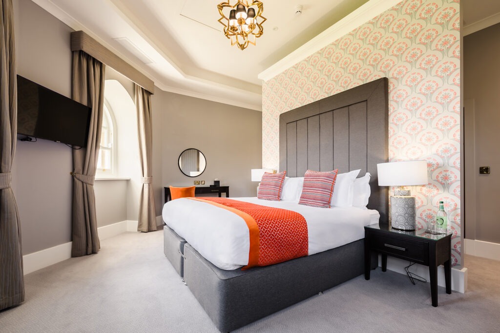 201 Deluxe No Sofa Bed – Bedroom