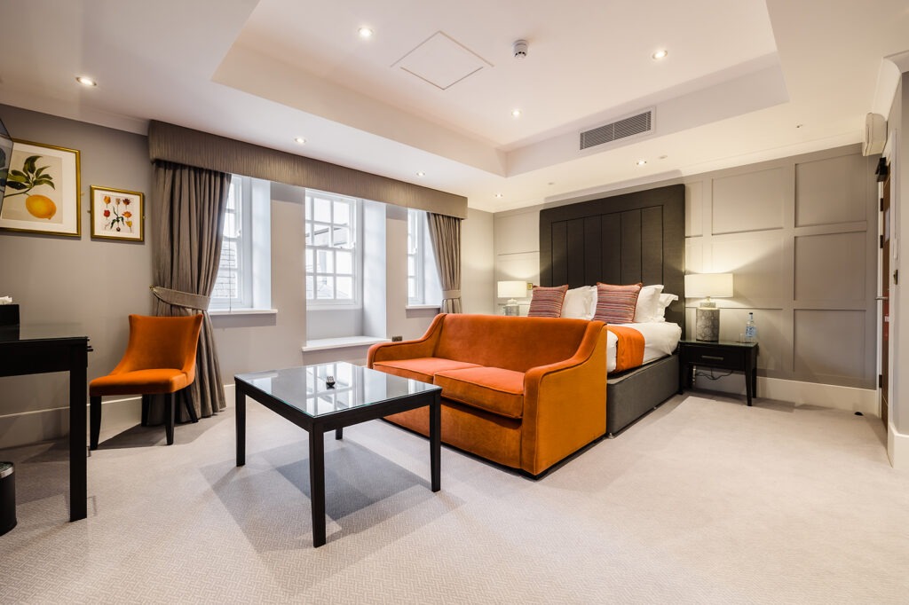204 Deluxe with Sofa Bed – Bedroom